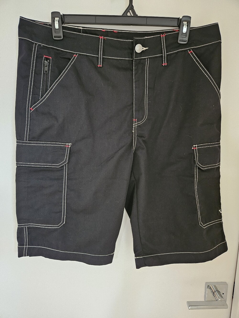 True Religion Cargo Shorts Jet Black Contrast Stitch Men's Size 36 NWT